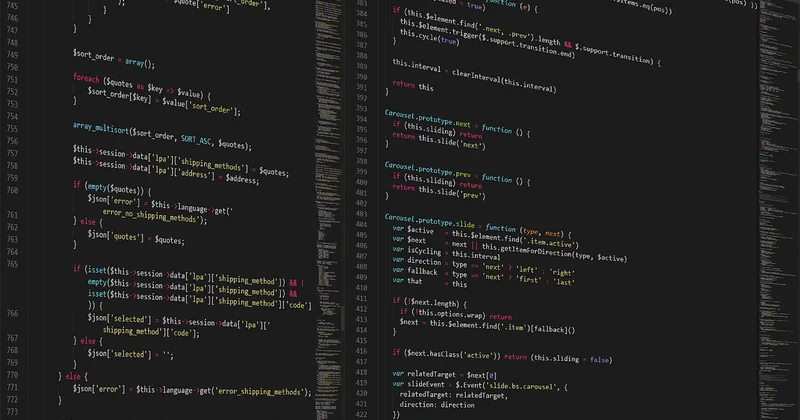 Faut-il coder, ou passer par une plateforme ?